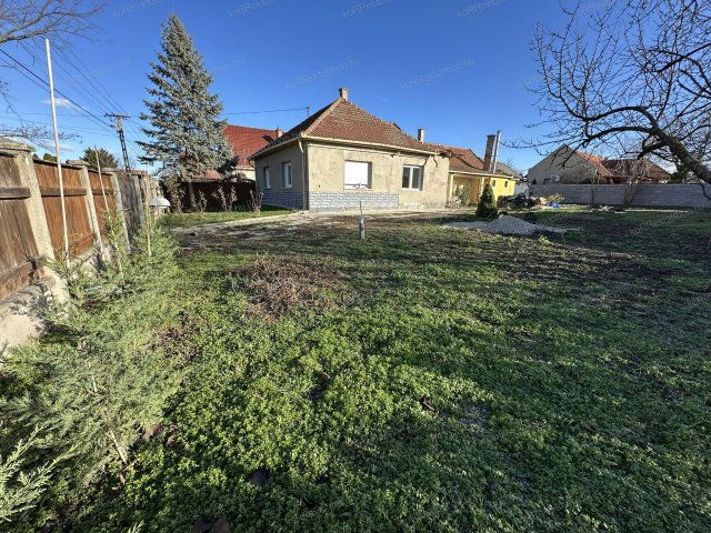 Eladó családi ház, Jászberényben 39.9 M Ft, 3+1 szobás