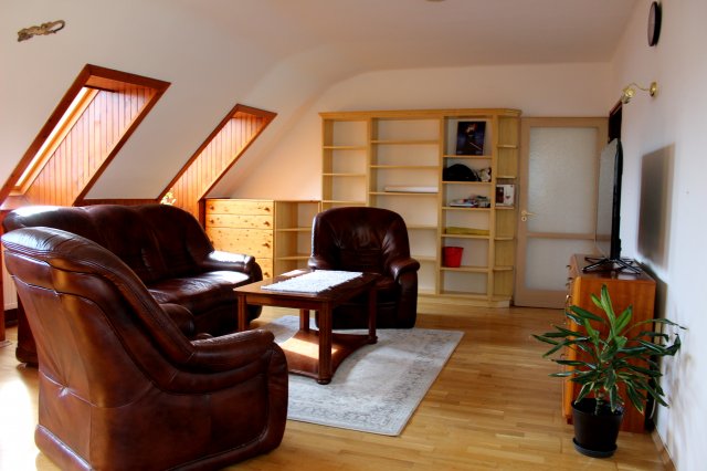 Kiadó téglalakás, albérlet, Kőszegen, Kossuth Lajos utcában