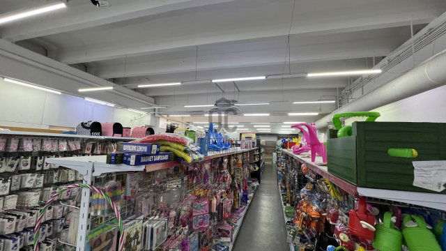 Kiadó üzlethelyiség, Szekszárdon 3820 E Ft / hó