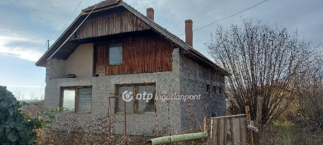 Eladó családi ház, Csépán 6.6 M Ft, 4 szobás