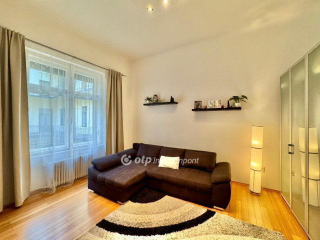 Eladó téglalakás, Budapesten, V. kerületben 89.9 M Ft, 2 szobás