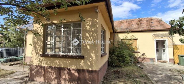 Eladó családi ház, Taksonyon 59.9 M Ft, 3 szobás