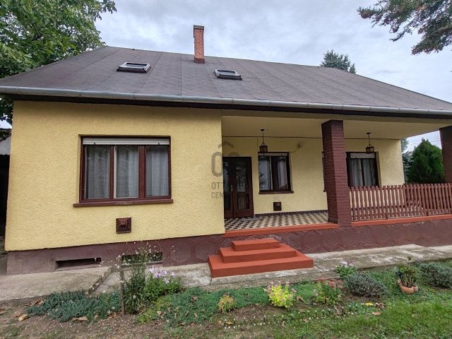 Eladó családi ház, Siófokon 78 M Ft, 8 szobás