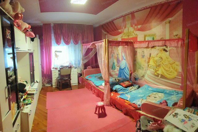 Eladó családi ház, Sopronban, Kőszegi úton 98 M Ft, 6 szobás