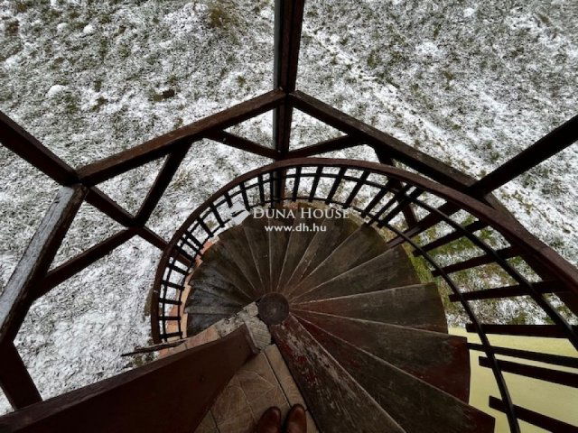 Eladó üzlethelyiség, Szentlászlón 75 M Ft