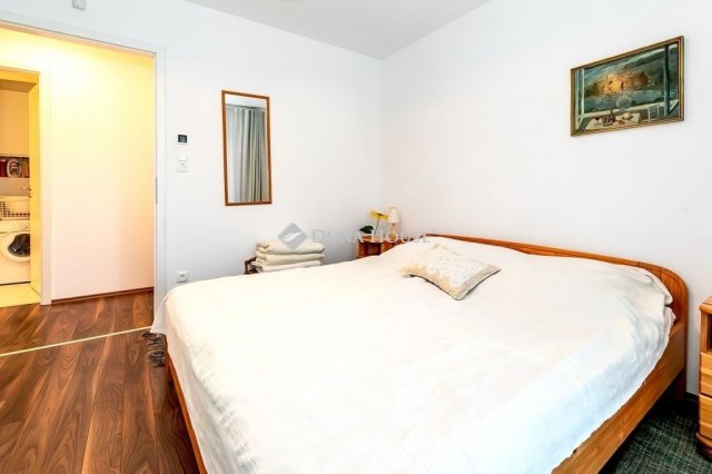 Eladó téglalakás, Siófokon 135 M Ft, 3 szobás