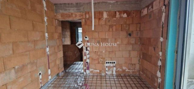 Eladó családi ház, Szegeden 233.88 M Ft, 5 szobás