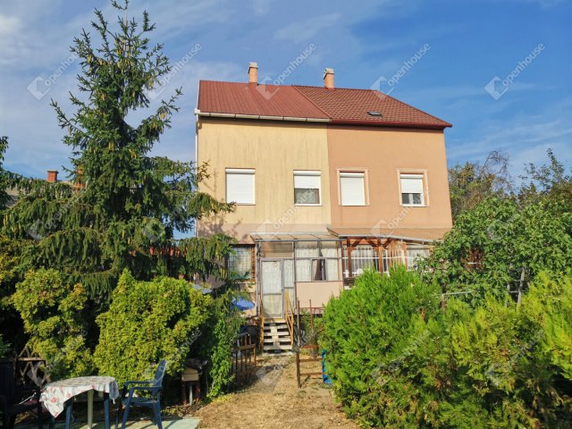 Eladó téglalakás, Székesfehérvárott 72 M Ft, 4 szobás