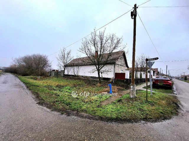 Eladó családi ház, Bedőn 10.9 M Ft, 1 szobás