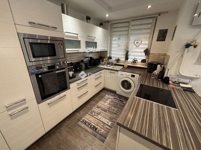 Eladó téglalakás, Szombathelyen 69.9 M Ft, 3 szobás