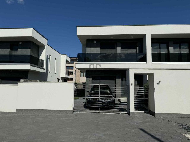 Eladó ikerház, Debrecenben 165 M Ft, 4 szobás