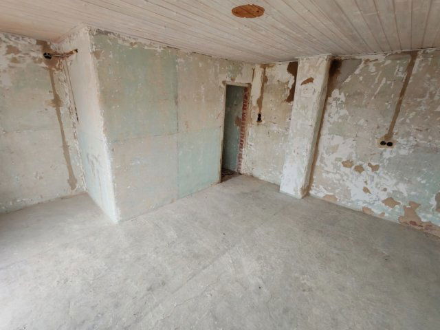 Eladó családi ház, Szigetváron 6.3 M Ft, 2 szobás