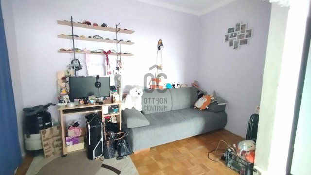 Eladó panellakás, Ajkán 26.55 M Ft, 2 szobás