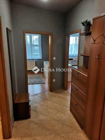 Eladó téglalakás, Veszprémben 76.9 M Ft, 2 szobás