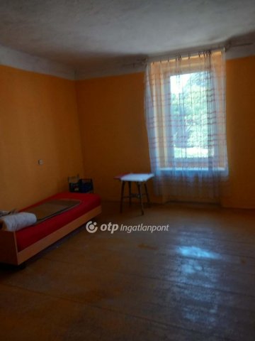 Eladó családi ház, Dunaszekcsőn 12 M Ft, 3 szobás