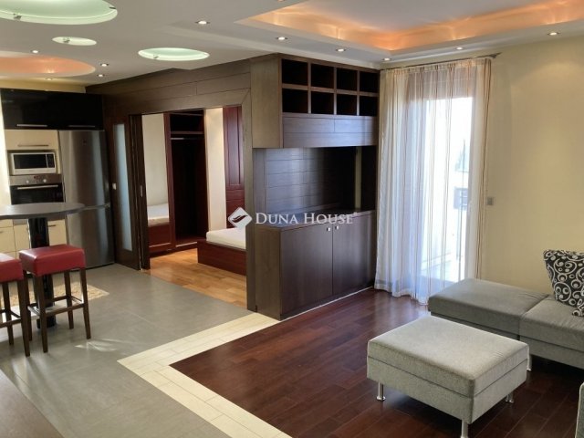 Kiadó téglalakás, albérlet, Esztergomban 225 E Ft / hó