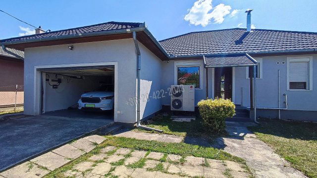 Eladó családi ház, Szigetszentmiklóson 144.9 M Ft, 6 szobás