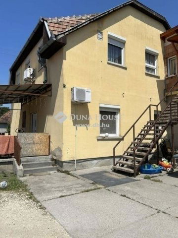 Eladó családi ház, Vecsésen 49.9 M Ft, 9 szobás