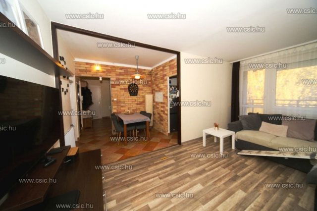 Eladó panellakás, Budapesten, III. kerületben 104.9 M Ft