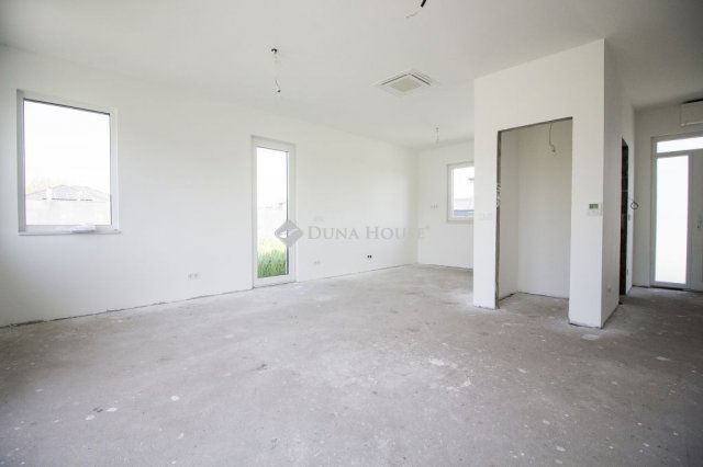 Eladó ikerház, Sződligeten 115.9 M Ft, 4 szobás