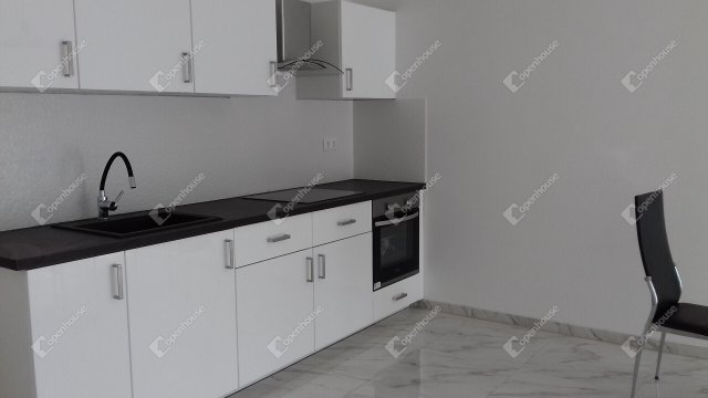 Kiadó téglalakás, albérlet, Debrecenben 270 E Ft / hó, 3 szobás