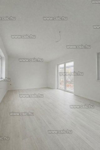 Eladó téglalakás, Vácon 89 M Ft, 2+1 szobás