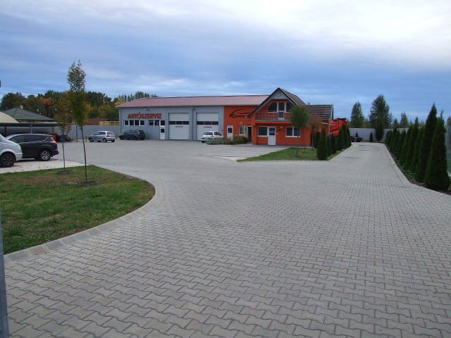 Eladó üzlethelyiség, Gyulán, Csabai úton 129 M Ft