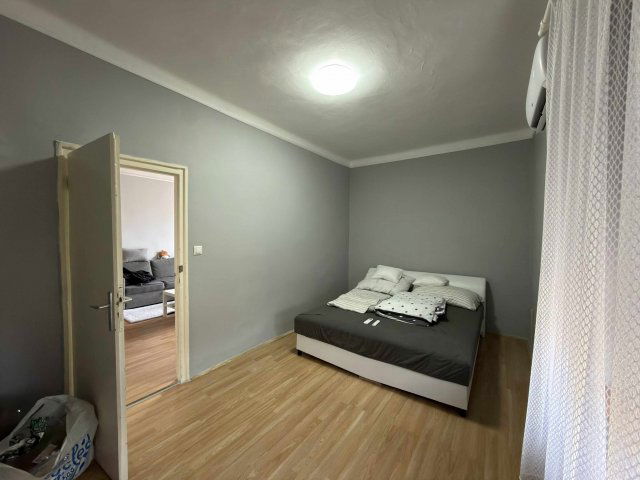 Eladó téglalakás, Komlón 21 M Ft, 2 szobás