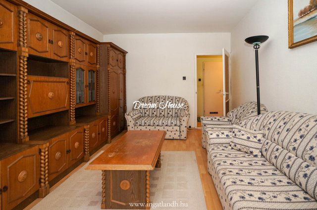 Eladó téglalakás, Nyíregyházán 39.99 M Ft, 2+1 szobás