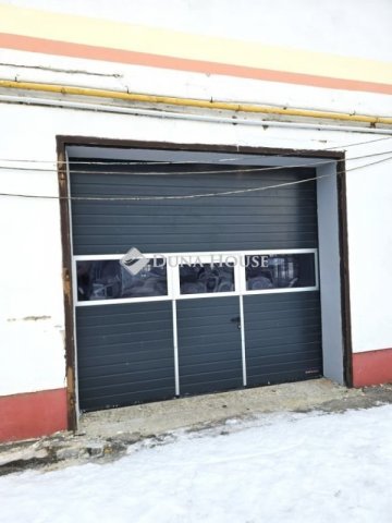 Eladó üzlethelyiség, Pécsett 490 M Ft, 30 szobás