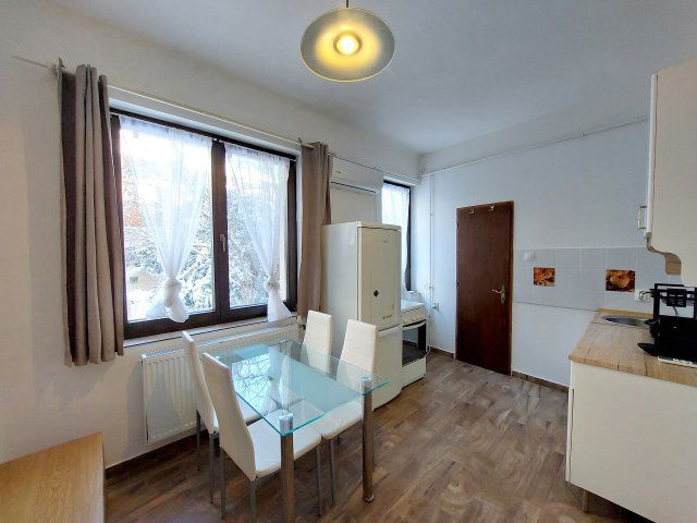 Kiadó téglalakás, albérlet, Szegeden, Bécsi körúton, 1 szobás