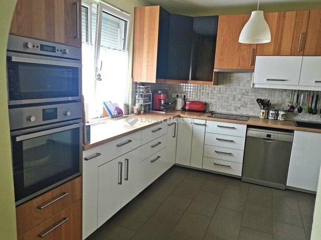 Eladó családi ház, Úrhidán 109 M Ft, 5 szobás