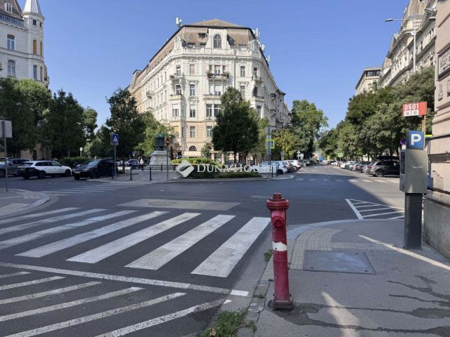 Kiadó téglalakás, albérlet, V. kerületben, Báthory utcában