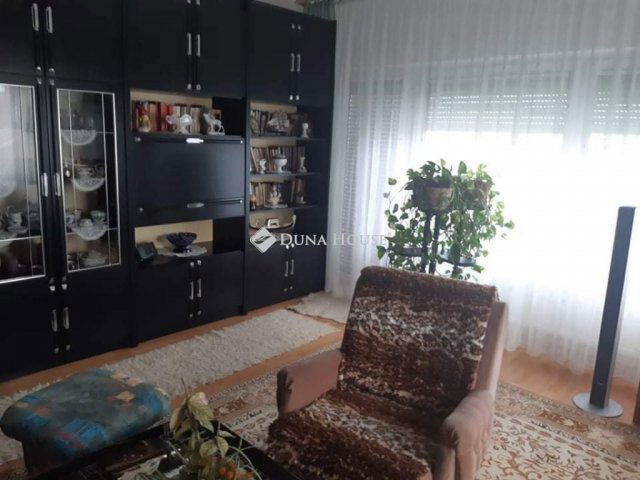 Eladó családi ház, Pusztaszabolcson 80 M Ft, 5 szobás