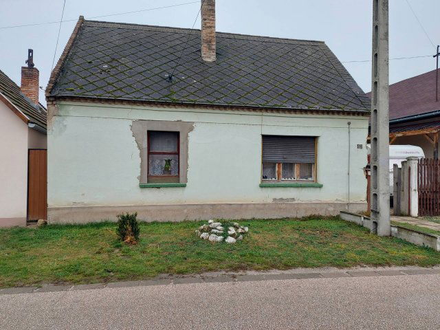 Eladó családi ház, Tokodon 19.9 M Ft, 1 szobás