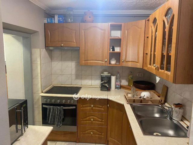 Eladó családi ház, Abonyban 32 M Ft, 1 szobás