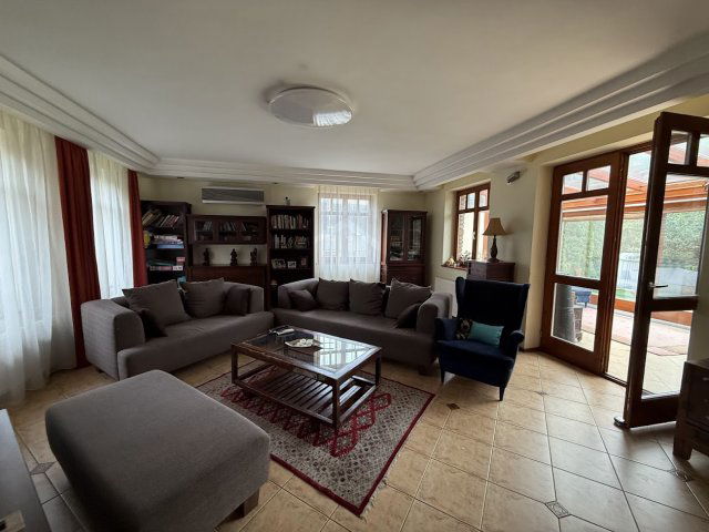 Eladó családi ház, Biatorbágyon 160 M Ft, 5 szobás