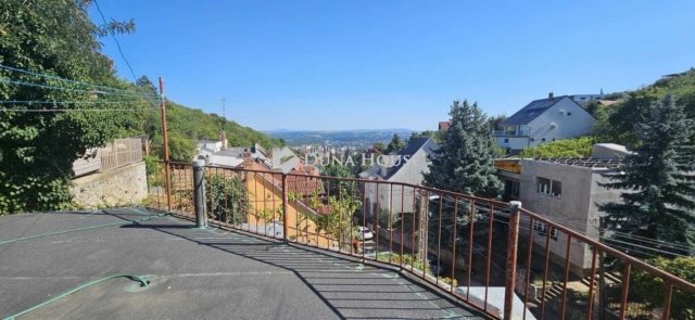 Eladó családi ház, Pécsett 52.99 M Ft, 4 szobás