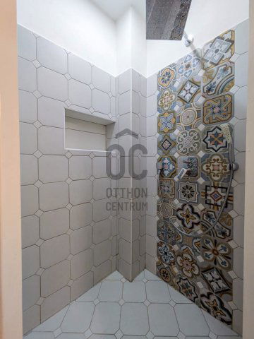 Eladó téglalakás, Budapesten, I. kerületben 109.9 M Ft, 2 szobás