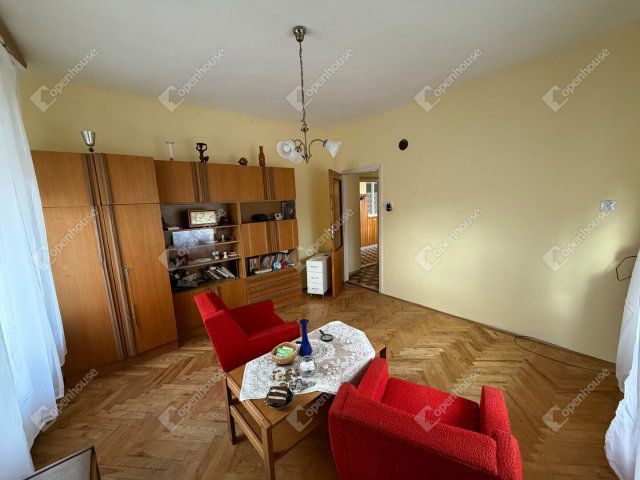 Eladó családi ház, Tatabányán 65 M Ft, 3 szobás