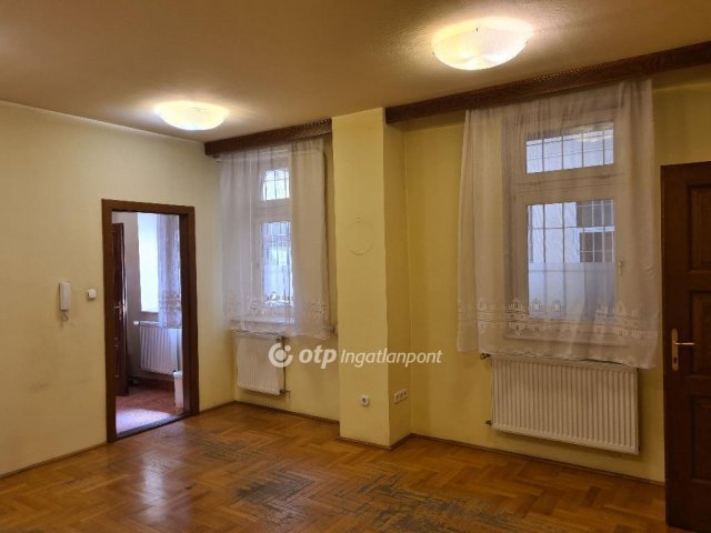 Eladó iroda, Budapesten, IX. kerületben 63.9 M Ft