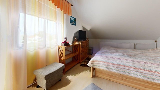 Eladó családi ház, Győrött 199.9 M Ft, 7 szobás