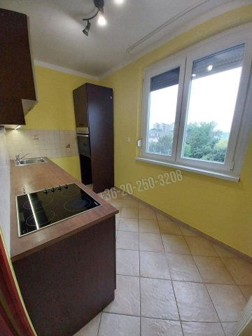 Kiadó panellakás, albérlet, Tatabányán, Gábor Áron utcában