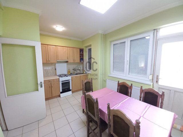 Eladó sorház, Hajdúböszörményen 65 M Ft, 3 szobás