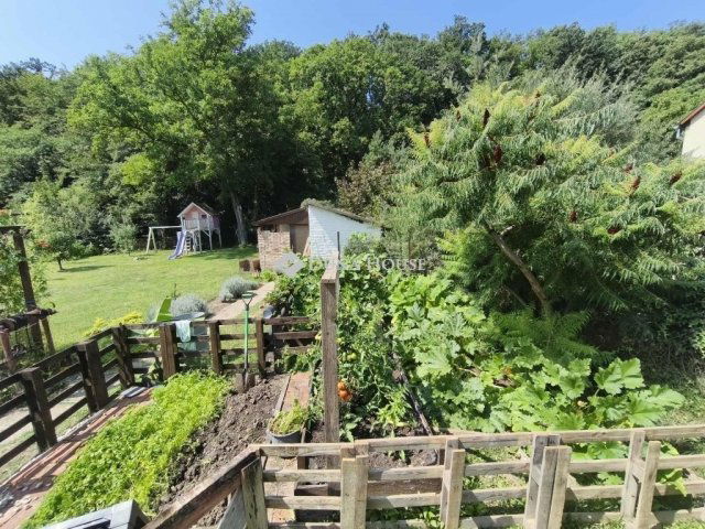 Eladó családi ház, Pécsett 64.9 M Ft, 3 szobás