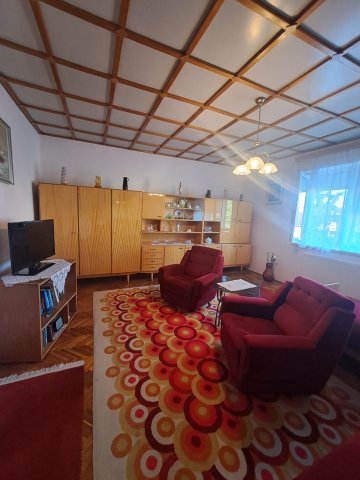 Eladó téglalakás, Debrecenben, Poroszlay úton 75 M Ft, 2 szobás