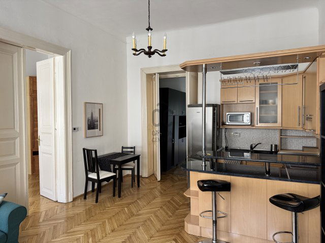 Kiadó téglalakás, albérlet, Budapesten, VI. kerületben