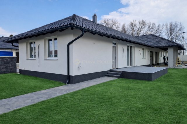 Eladó ikerház, Üllőn 115 M Ft, 4 szobás / költözzbe.hu