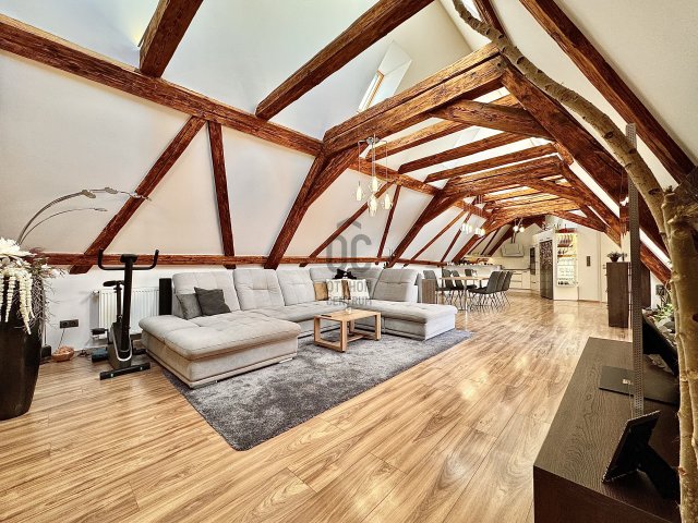 Eladó téglalakás, Győrött 129 M Ft, 4 szobás