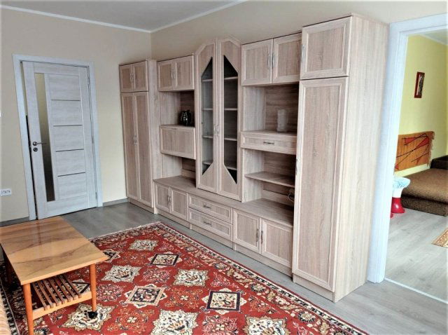 Kiadó panellakás, albérlet, Debrecenben 220 E Ft / hó, 3 szobás